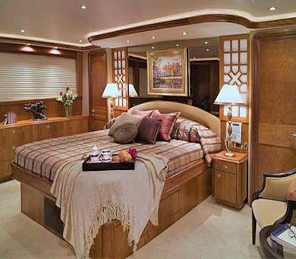 Yacht ARMS REACH, Westport Shipyard CHARTERWORLD Luxury Superyacht